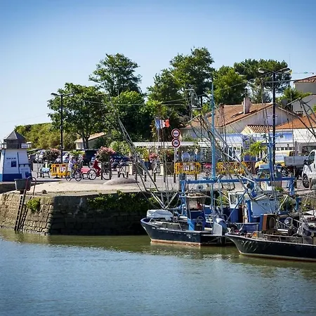 Maison De Bord De Proche Royan Holiday home *